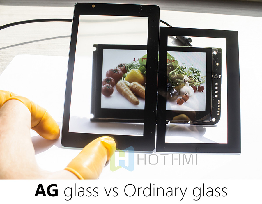 2.4 inch Transflective TFT Display 240×320 IPS Full View MCU Interface ST7789 Driver Chip  AG glass vs. ordinary glass.jpg