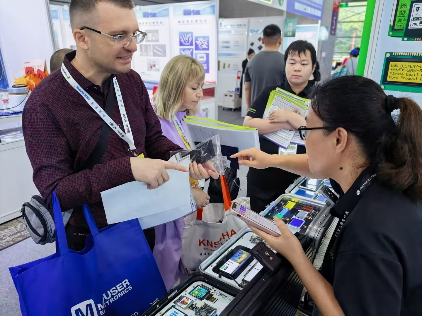 Industrial TFT LCD display solutions